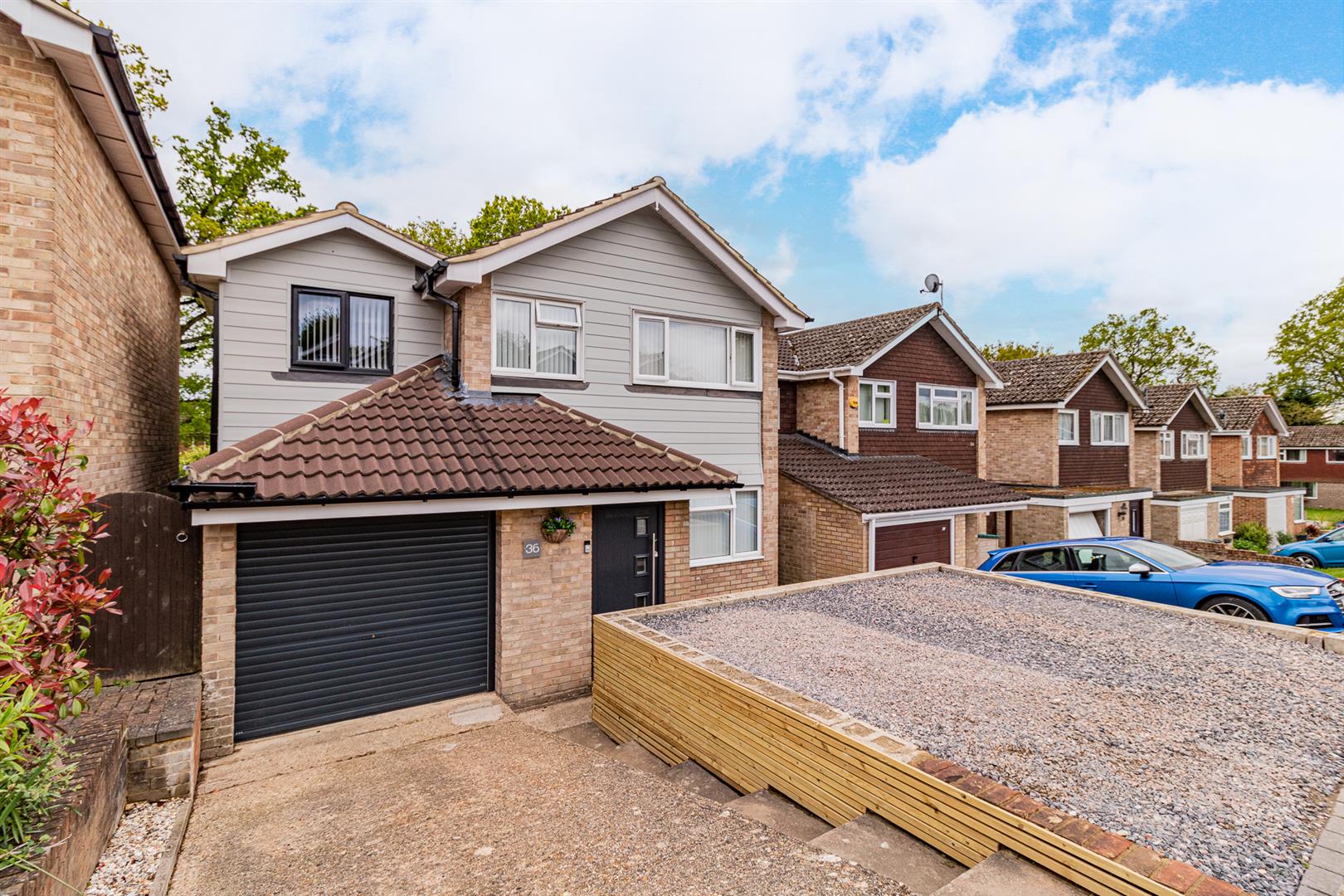 4 Bedroom Property For Sale in Tadley £500,000